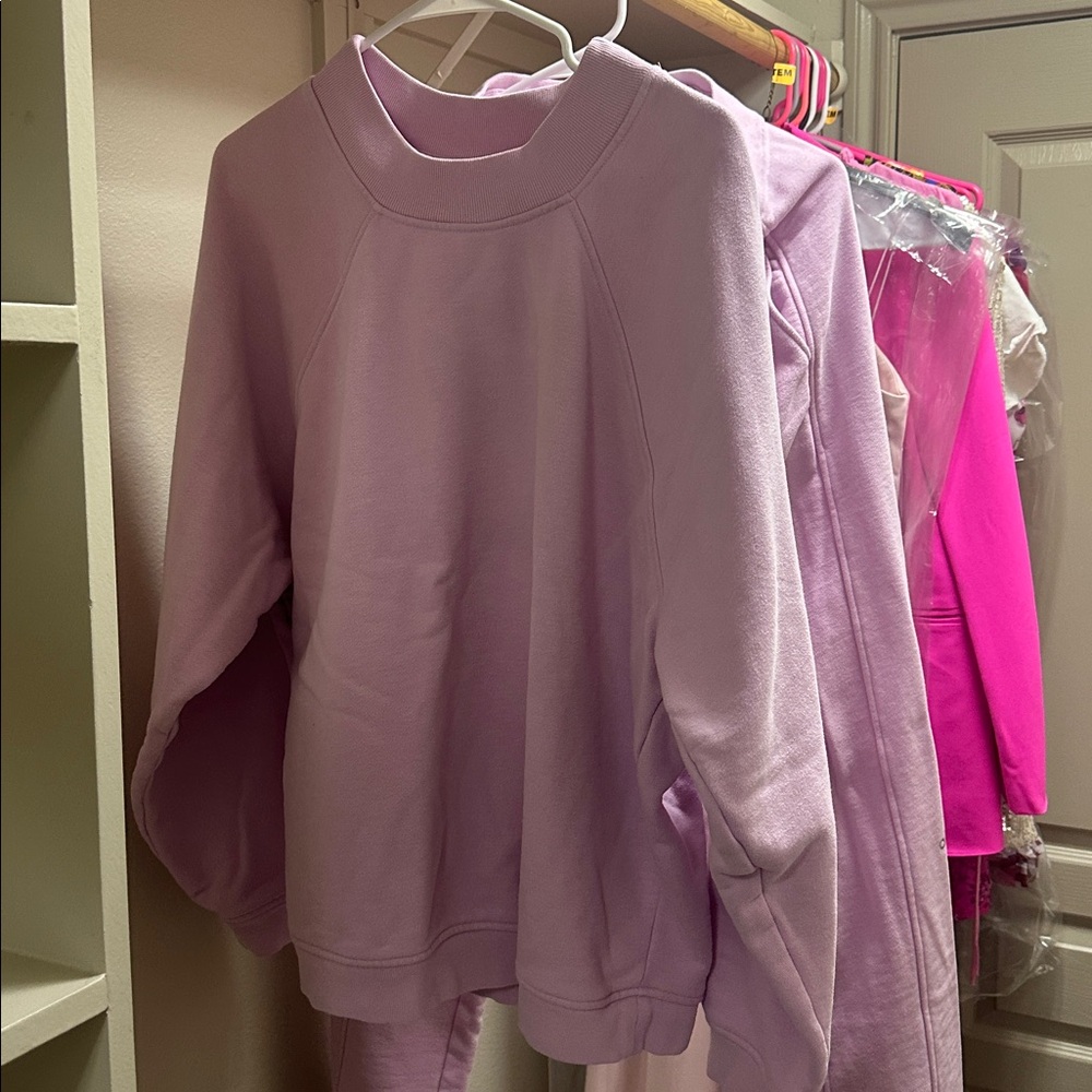 Gumdrop pink Alo sweat set